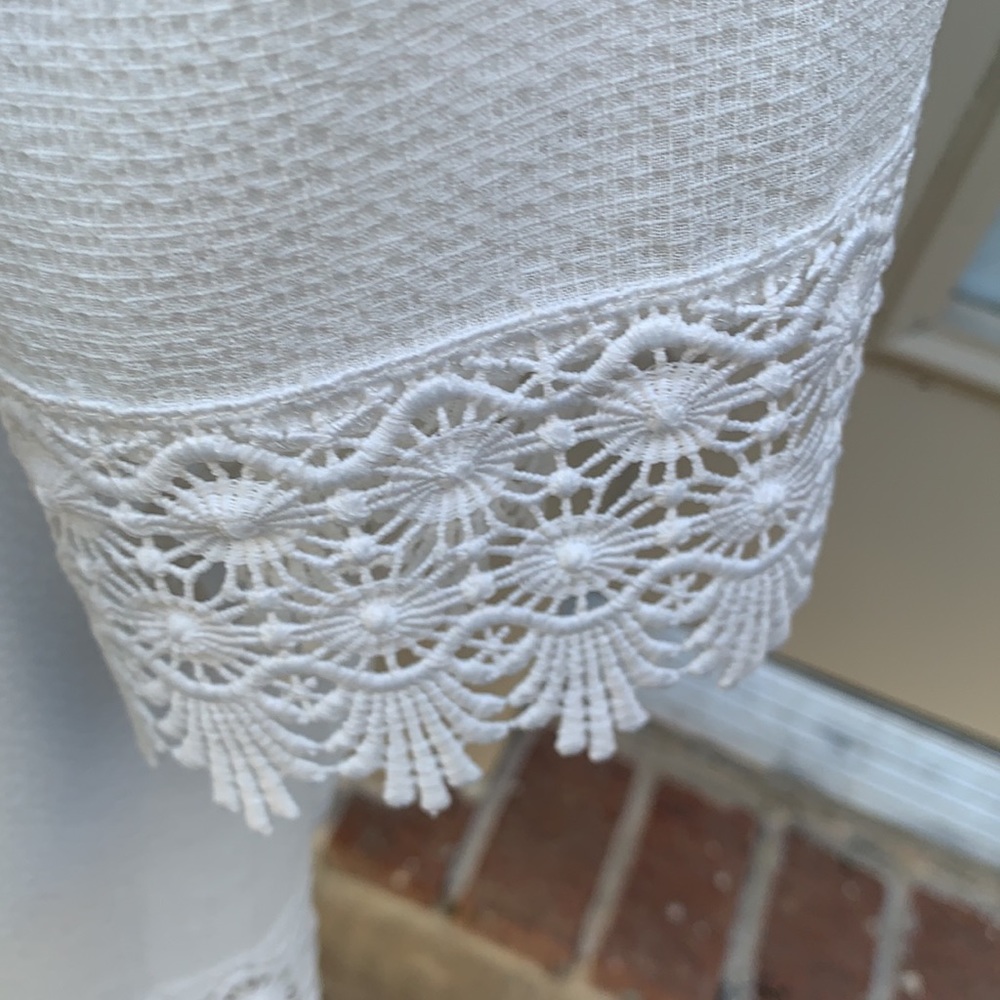 White Lace trim 3/4 sleeve top, EUC - Picture 2 of 4